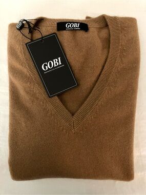 GOBI Cashmere Timeless V-neck Sweater - Never Worn